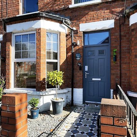 Titanic The Lady -Free Parking Villa Belfast Exterior photo